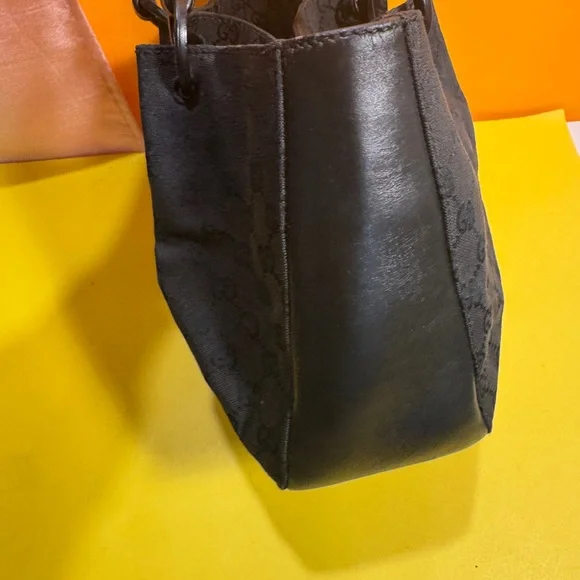 Gucci Black Monogram Tote hand bag comes with personal wallet in good condition - Picture 11 of 16